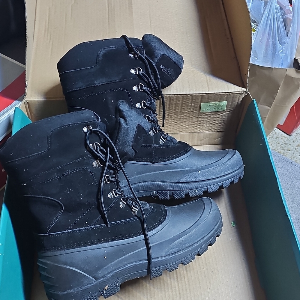 Black and Gray Winter Boots